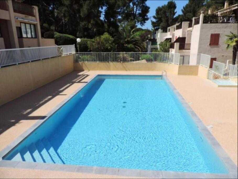 Superbe appartement cosy à 300 m de la plage Bandol Esterno foto